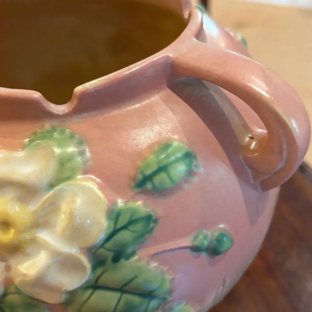 Vintage Roseville 🌹 White Roses Planter Bowl in Pink, size # 388-7, c.1949❤️